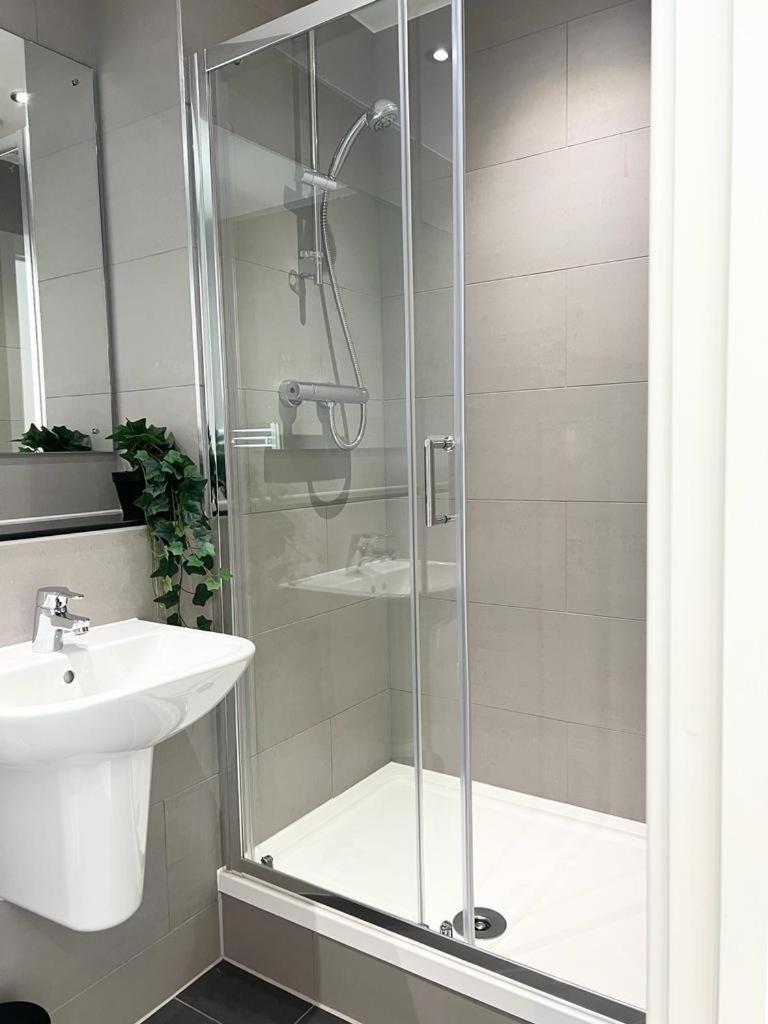 Luxury 2 Bed Apt With City View Manchester Exterior photo